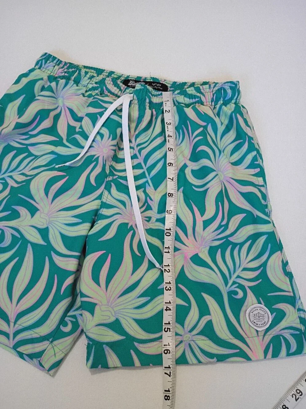 Brooklyn Cloth Kent Avenue volley swim trunks in Sz medium Leafy Tropical Print